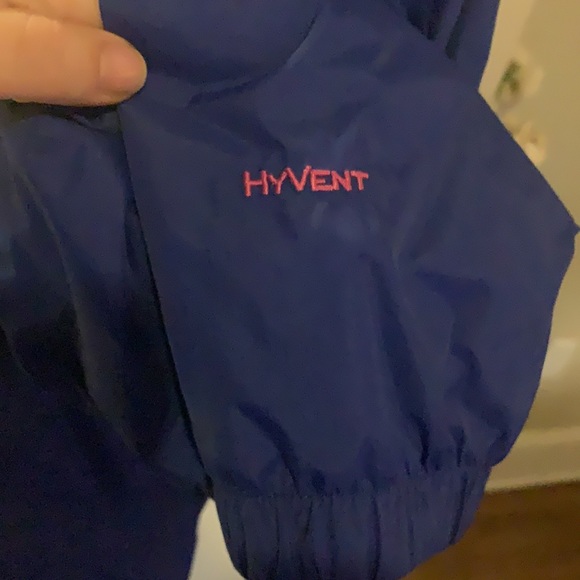 North Face lightweight nylon rain jacket - Picture 4 of 9